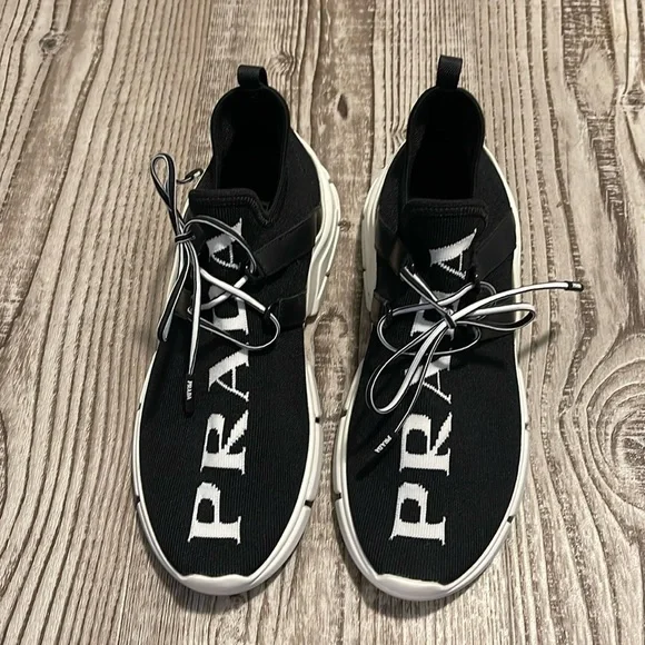 Knit＊PRADA スニーカー Prada Women's XY Knit Logo Sneaker